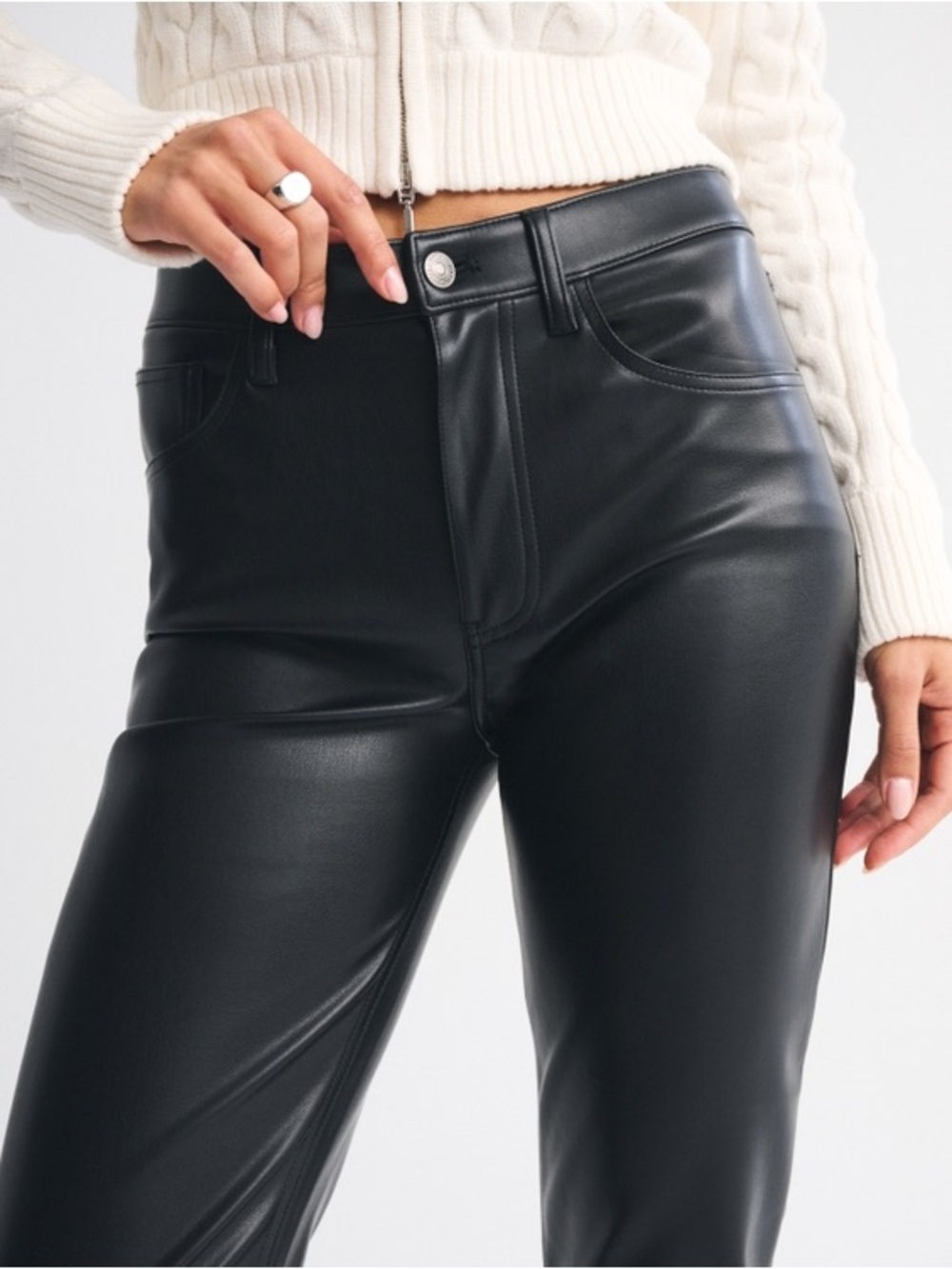Abercrombie & Fitch Black High Rise 90s Straight Faux Leather Pants 26/2 Short - Picture 5 of 8